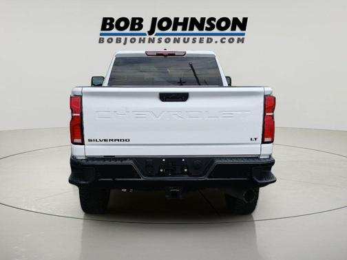Summit White 2026 Chevrolet Silverado 2500 LT