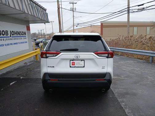 2024 Toyota RAV4 LE