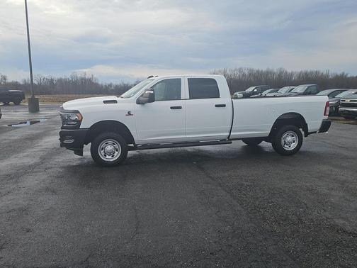 2024 RAM 2500 Tradesman Crew Cab 4x4 8' Box