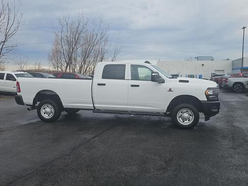 2024 RAM 2500 Tradesman Crew Cab 4x4 8' Box