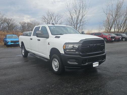 2024 RAM 2500 Tradesman Crew Cab 4x4 8' Box