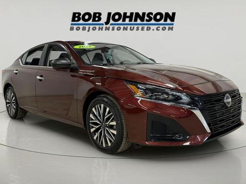 2025 Nissan Altima SV FWD