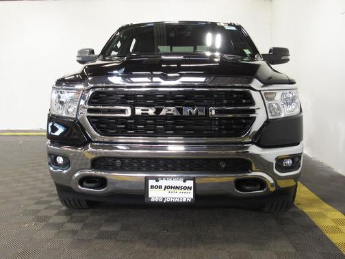 Diamond Black Crystal Pearlcoat 2023 RAM 1500 Big Horn/Lone Star