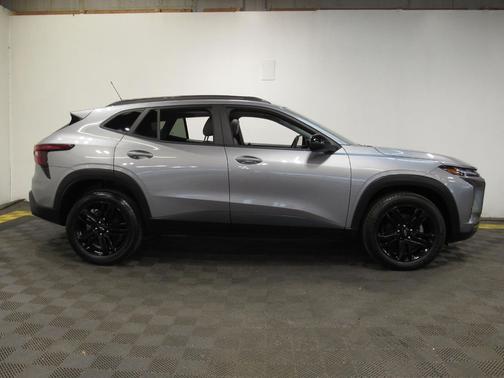 Sterling Gray Metallic 2024 Chevrolet Trax FWD ACTIV