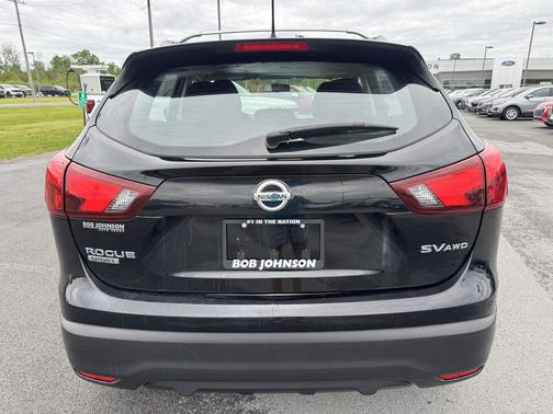Magnetic Black 2018 Nissan Rogue Sport SV