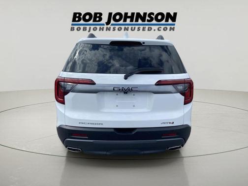 Summit White 2023 GMC Acadia AT4