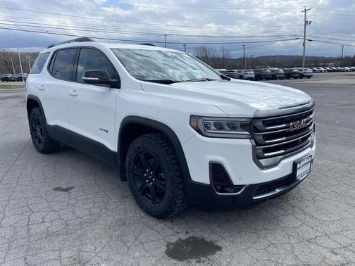 Summit White 2023 GMC Acadia AT4