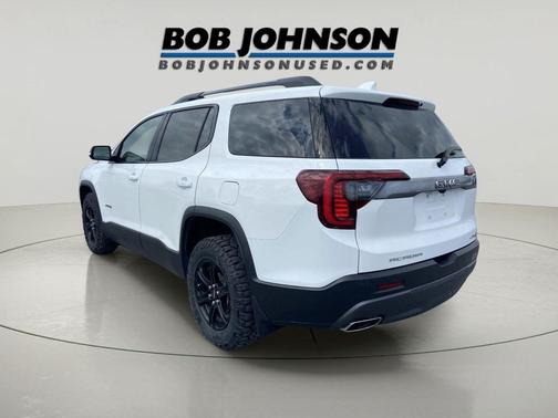 Summit White 2023 GMC Acadia AT4