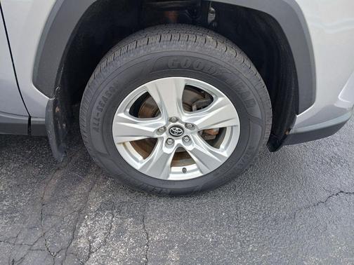 Silver Sky Metallic 2021 Toyota RAV4 XLE