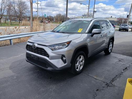 Silver Sky Metallic 2021 Toyota RAV4 XLE