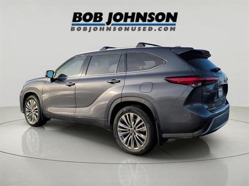 2023 Toyota Highlander Platinum