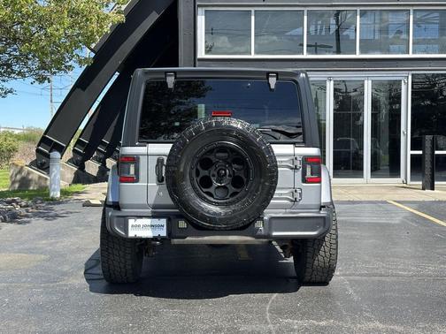 Billet Silver Metallic Clearcoat 2018 Jeep Wrangler Unlimited Sahara