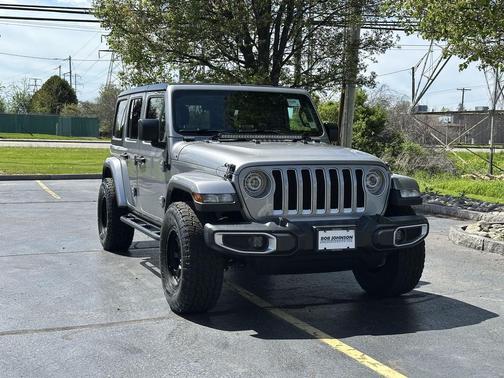 Billet Silver Metallic Clearcoat 2018 Jeep Wrangler Unlimited Sahara
