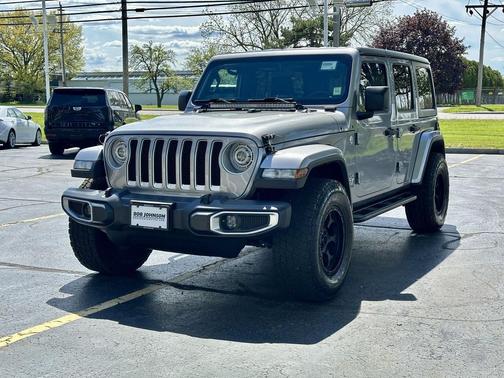 Billet Silver Metallic Clearcoat 2018 Jeep Wrangler Unlimited Sahara