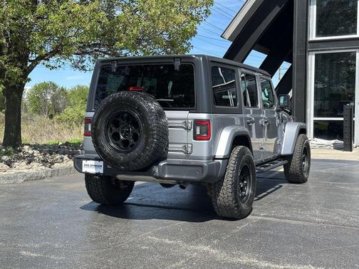 Billet Silver Metallic Clearcoat 2018 Jeep Wrangler Unlimited Sahara