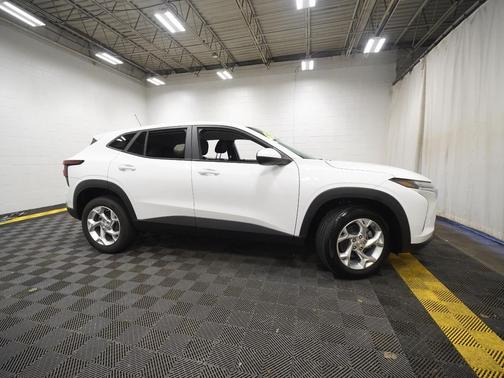 Summit White 2025 Chevrolet Trax LS