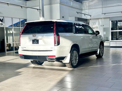 2022 Cadillac Escalade ESV Premium Luxury