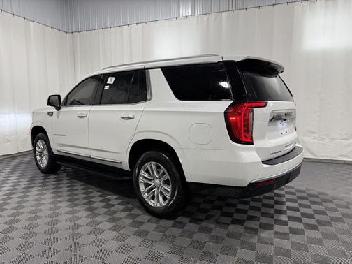 White Frost Tricoat 2023 GMC Yukon SLT
