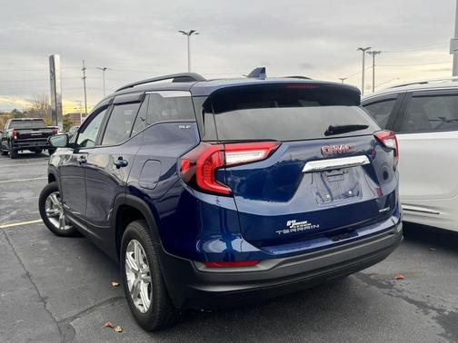 2022 GMC Terrain SLE