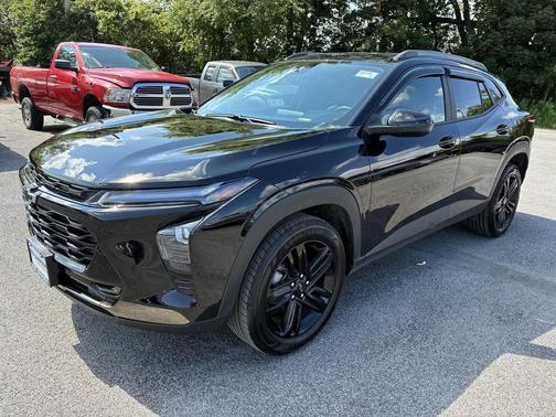 Mosaic Black Metallic 2025 Chevrolet Trax FWD ACTIV