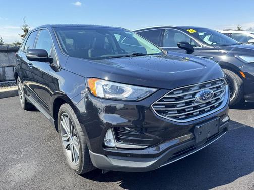 Agate Black 2020 Ford Edge Titanium