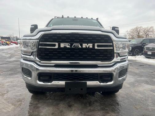2024 RAM 2500 Tradesman Crew Cab 4x4 6'4' Box