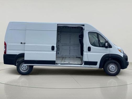 Bright White Clearcoat 2025 RAM ProMaster 2500 Tradesman