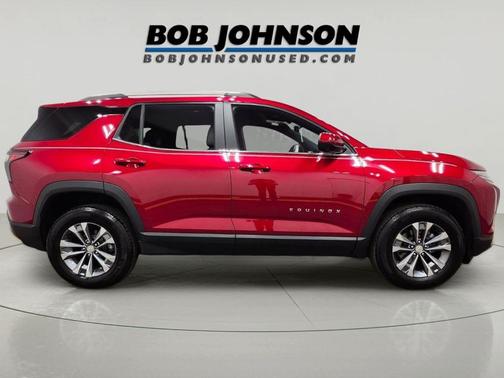 Radiant Red Tintcoat 2025 Chevrolet Equinox 1LT