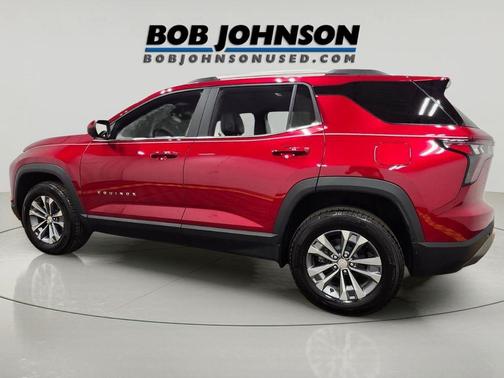 Radiant Red Tintcoat 2025 Chevrolet Equinox 1LT