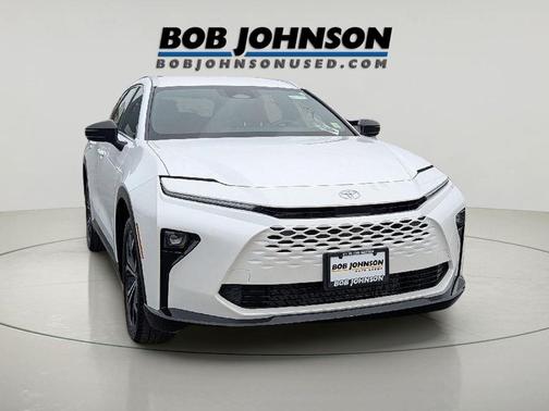 Oxygen White 2025 Toyota Crown Signia XLE