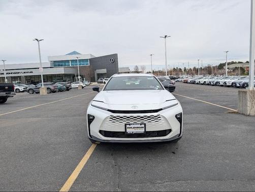 Oxygen White 2025 Toyota Crown Signia XLE