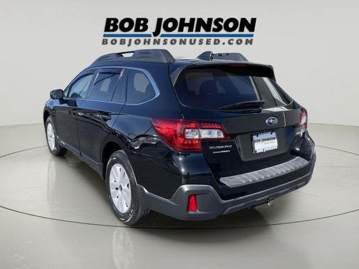 Crystal Black Silica 2019 Subaru Outback 2.5i Premium