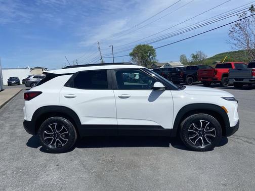 Summit White 2024 Chevrolet Trailblazer ACTIV