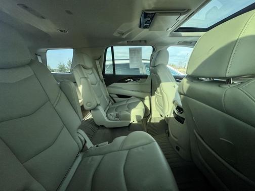 Crystal White Tricoat 2017 Cadillac Escalade Luxury