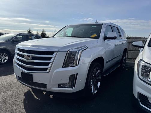 Crystal White Tricoat 2017 Cadillac Escalade Luxury