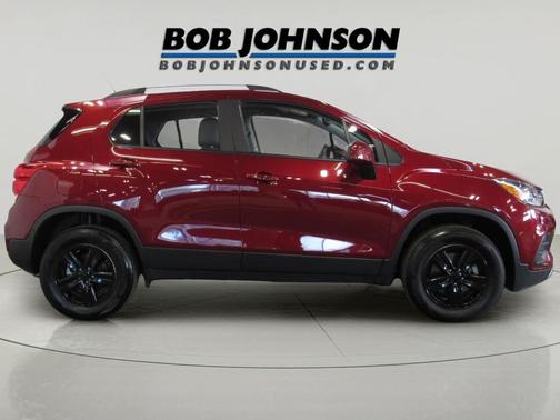 Crimson Metallic 2022 Chevrolet Trax LT