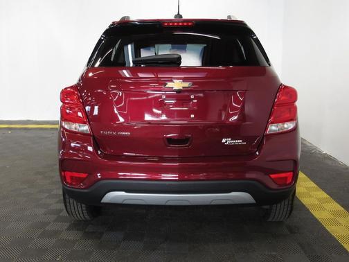 Crimson Metallic 2022 Chevrolet Trax LT
