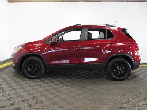 Crimson Metallic 2022 Chevrolet Trax LT