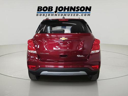 Crimson Metallic 2022 Chevrolet Trax LT