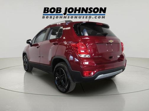 Crimson Metallic 2022 Chevrolet Trax LT