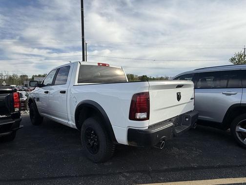 Bright White 2022 RAM 1500 Classic SLT