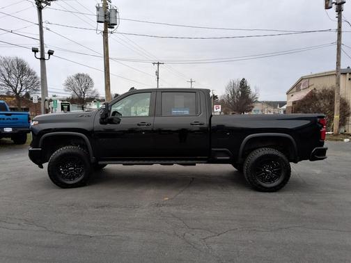 2024 Chevrolet Silverado 2500 4WD Crew Cab Standard Bed ZR2