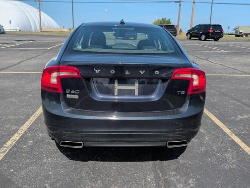 2016 Volvo S60 T5 Drive-E Premier