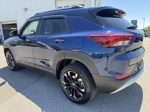 Blue Glow Metallic 2023 Chevrolet Trailblazer LT