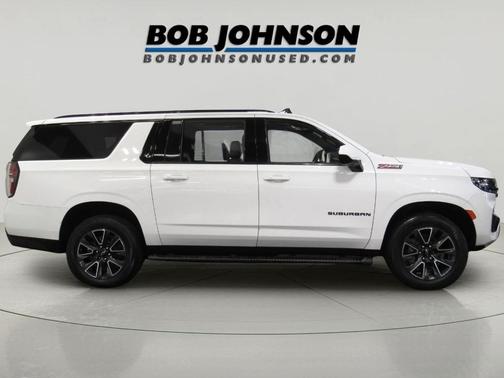 Summit White 2021 Chevrolet Suburban 4WD Z71