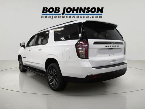 Summit White 2021 Chevrolet Suburban 4WD Z71