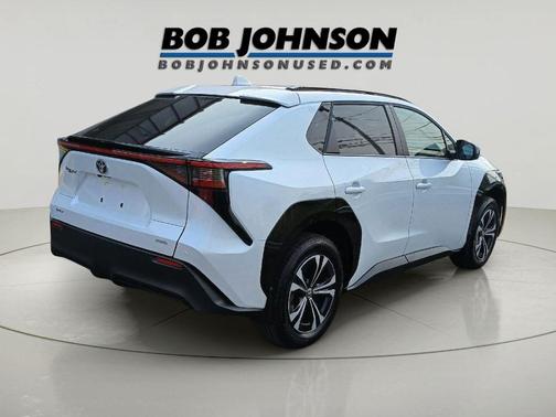 Wind Chill Pearl 2024 Toyota bZ4X XLE