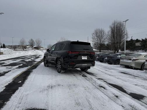 2025 Lexus LX 600 Luxury