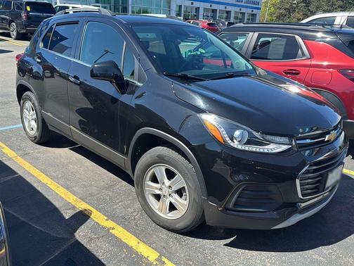 Mosaic Black Metallic 2020 Chevrolet Trax LT