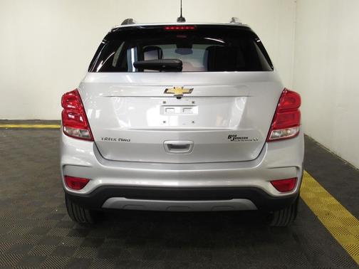 Silver Ice Metallic 2018 Chevrolet Trax LT